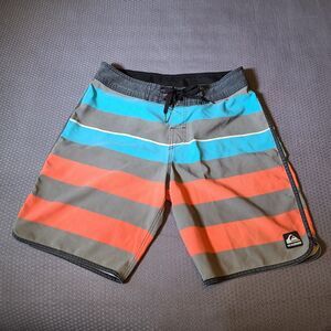 Quiksilver Board Shorts Size 33 Multicolored Striped Blue Grey Red  Tie Waist